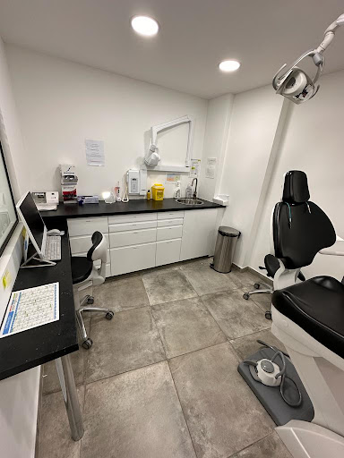 Centre dentaire d'Enghien - Montmorency logo